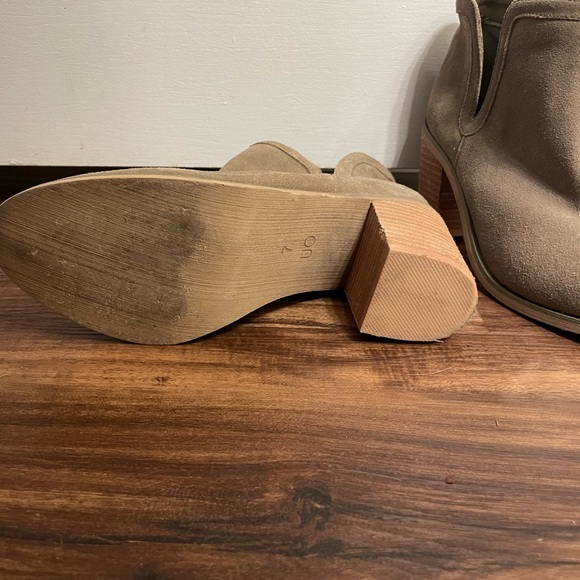 Urban Outfitters boots - Picture 2 of 2